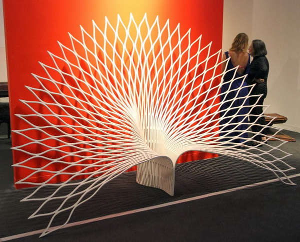 Кресло «Peacock» в форме павлина от канадской компании Uffie