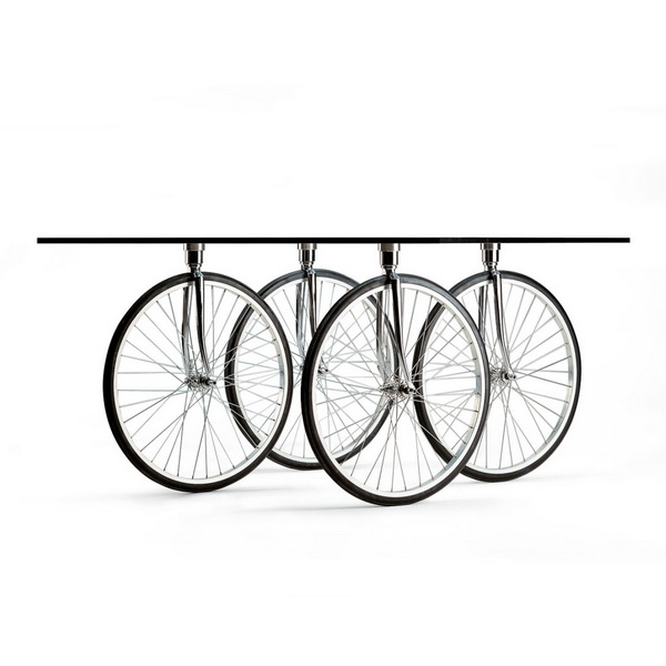стол на велосипедных колесах GAE Aulenti