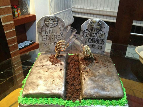 украшение торта в виде двух могил