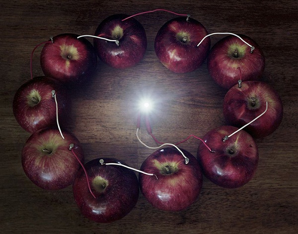 Яблоки - органические батареи