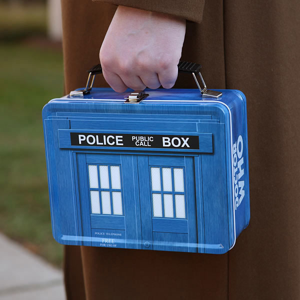коробка для обедов, стилизованная под полицейский чемодан 