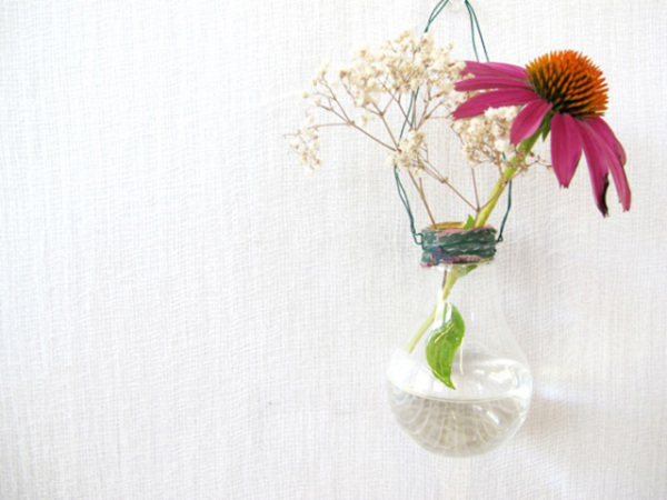ваза для цветов из лампочки