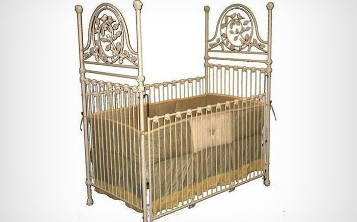 Кованая детская кроватка «Версаль»