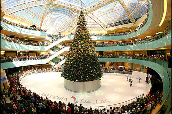 Рождественская елка в галерее Даллас (Техас)