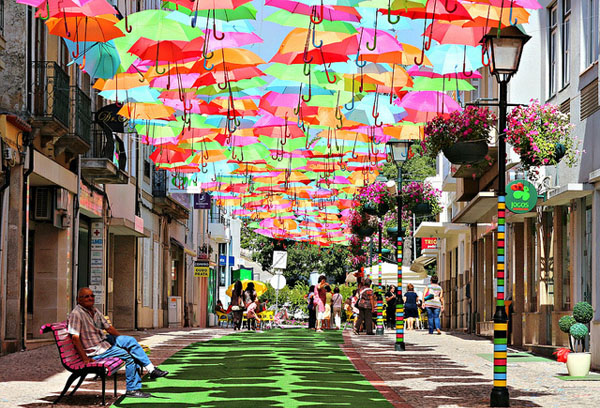 Улица парящих зонтиков (Агеда, Португалия)