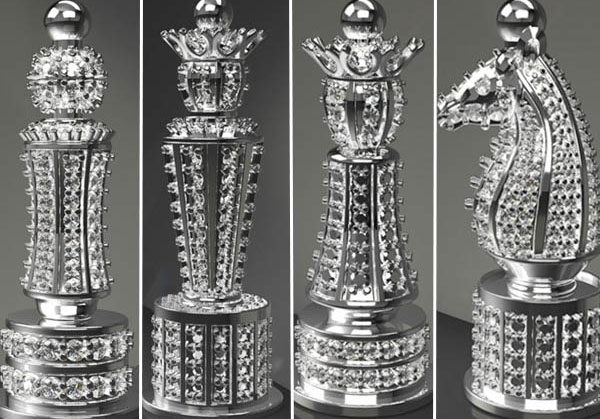 Королевский бриллиантовый комплект шахмат