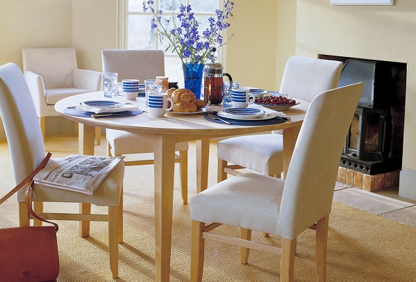 Современные обеденные столы от британской фирмы Berrydesign 