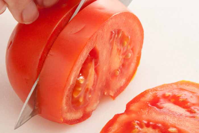 Семена из томатов не удаляем