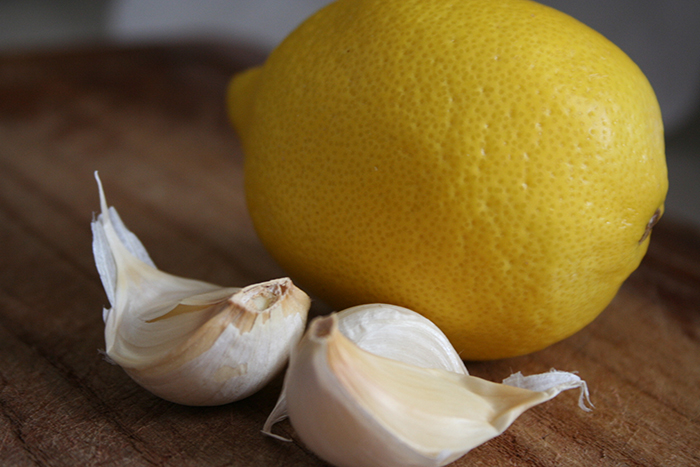 Лимон против чеснока