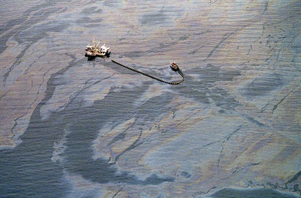 Выброс нефти из танкера Эксон Валдес