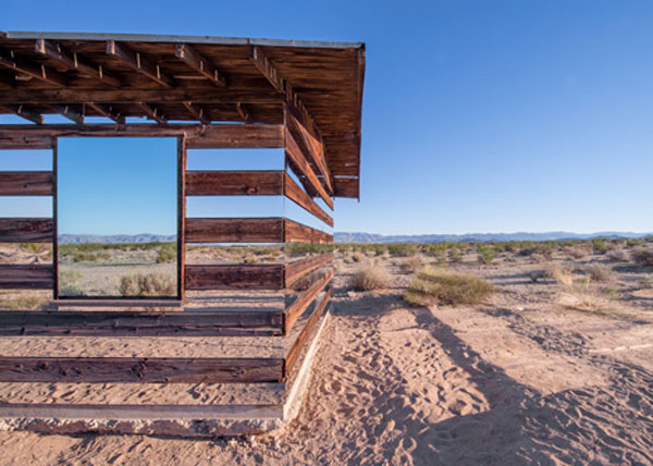 Удивительная инсталляция в пустыне от Phillip K Smith III