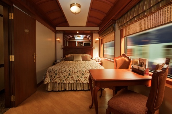 Роскошная спальня в поезде