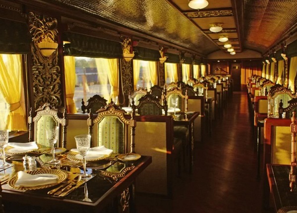 Ресторан в Maharajas Express