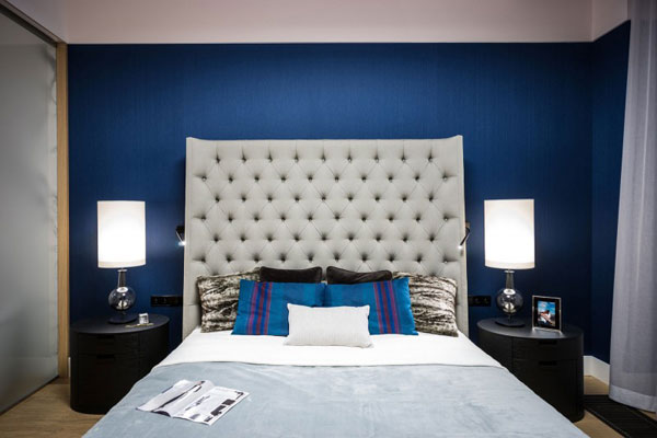 Спальня с синим цветовым акцентом