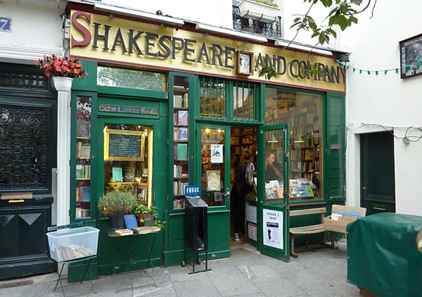  Магазин «Shakespeare and Company” в Париже 