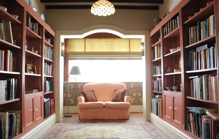 Интерьер библиотеки от Cotton Tree Interiors