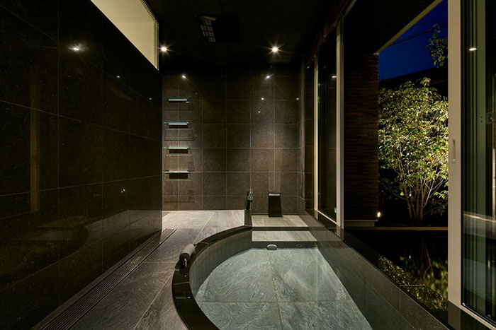 Гранитная ванна для медитаций в Японии