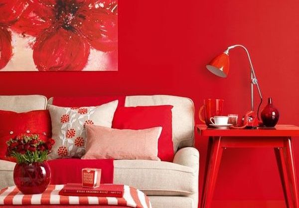 Красная спальня с цветами