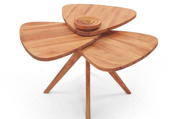 Трёхлепестковый кофейный стол от Salih Teskeredzic