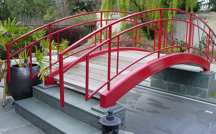 Красный мост в современном стиле от Brians Welding