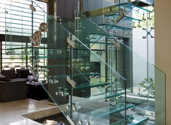 Стеклянная лестница от  Nico van der Meulen Architects