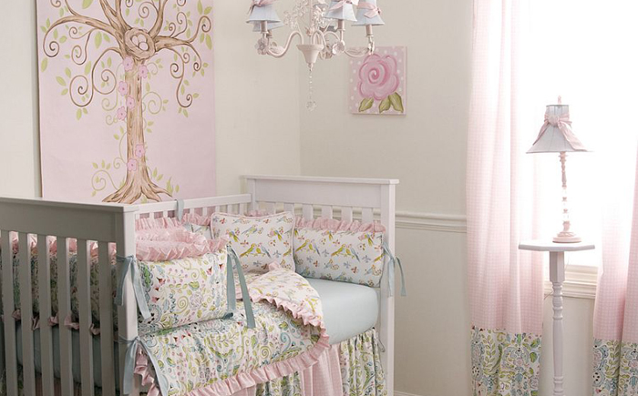 Элегантная детская спальня от Carousel Designs