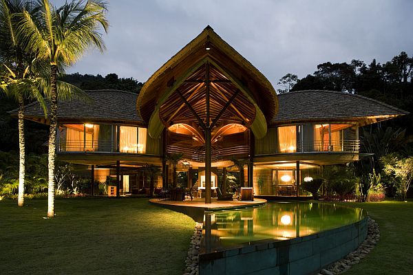 Тропический дом-лист в Бразилии от студии Mareines + Patalano Arquitetura