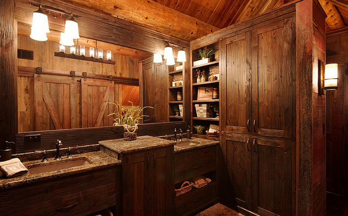 Интерьер ванной в рустикальном стиле от Lake Country Builders