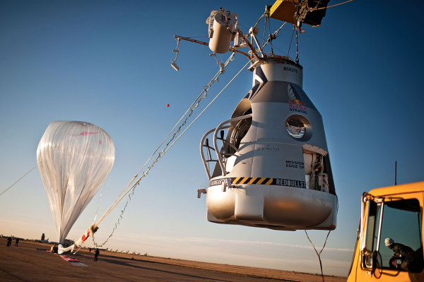 Воздушный шар с капсулой Феликса Баумгартнера