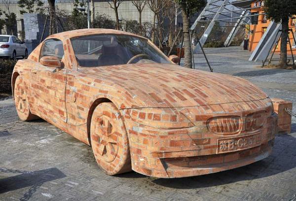Копия BMW Z4 из кирпича