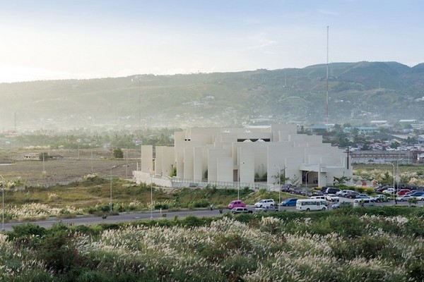 Церковь ста стен в городе Себу на Филиппинах. Источник фото: Iwan Baan Церковь ста стен в городе Себу на Филиппинах. Источник фото: Iwan Baan