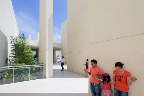 Церковь ста стен в городе Себу на Филиппинах. Источник фото: Iwan Baan Церковь ста стен в городе Себу на Филиппинах. Источник фото: Iwan Baan