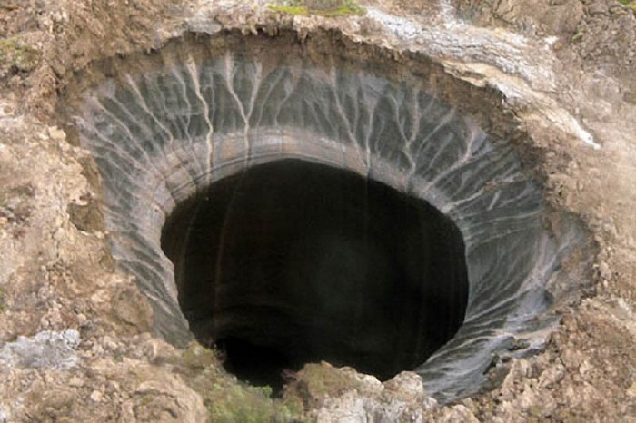 Гигантские кратеры на севере Сибири