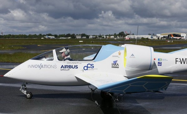 Airbus E-Fan – электрический самолет к 2017 году