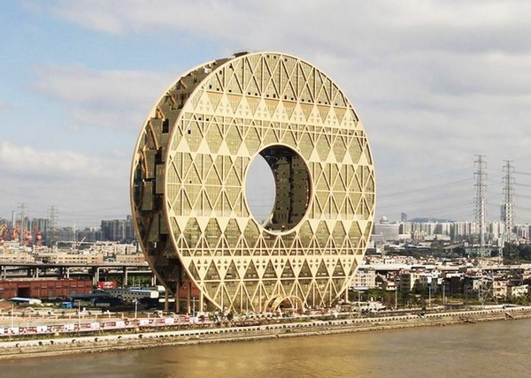 Золотой пончик – необычный небоскреб в Китае