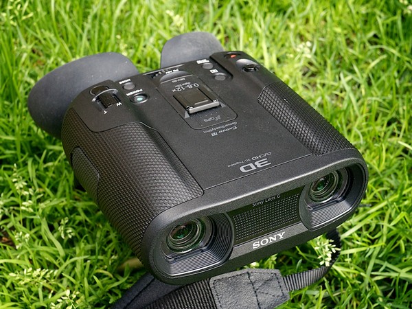Sony DEV-50V – цифровой бинокль с фотокамерой. Источник фото: techhive.com