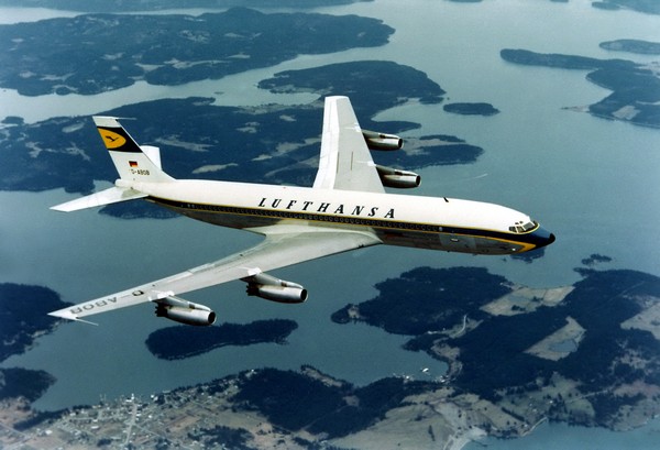 Boeing 707 – первая «семерка». Источник фото: etsphoto.ru