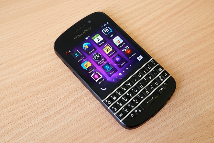 Классический кнопочный смартфон от BlackBerry