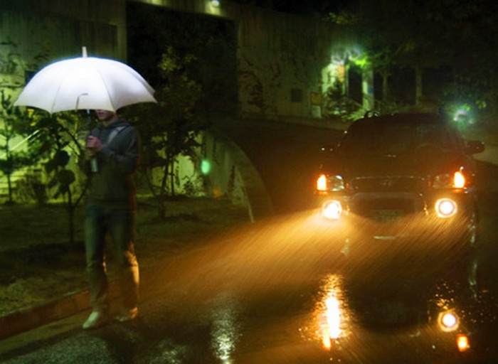LightDrops Umbrella – зонтик для темных улиц