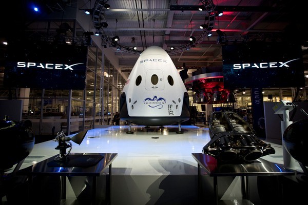 Dragon V2 SpaceX – частный корабль для космических полетов