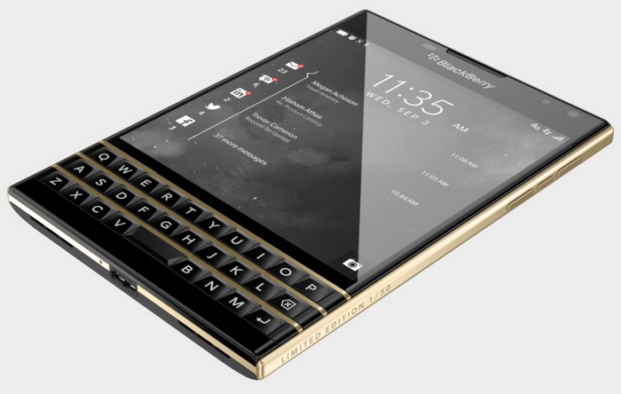 Золотой смартфон Blackberry Passport для стильных бизнес-леди
