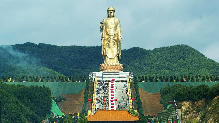 Будда Храма Источника – самый большой в мире памятник