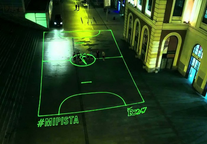 Лазерная футбольная площадка от NIKE