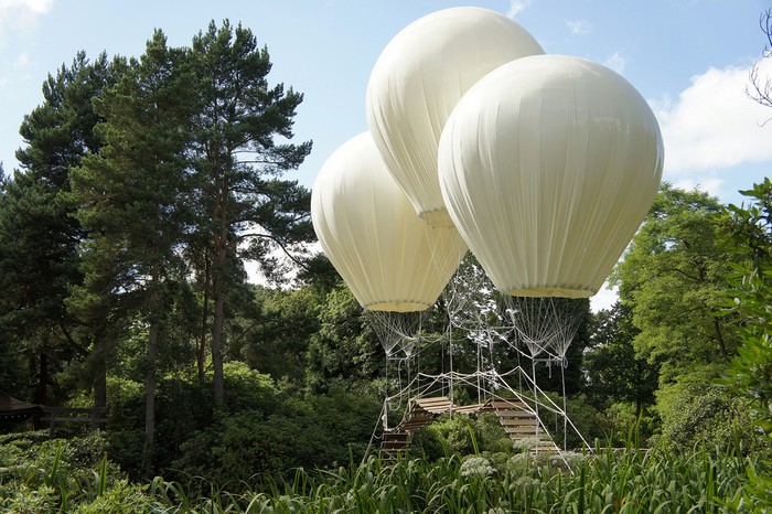 Подвесной мост на воздушных шарах. Bridge шары. Использование воздушных шаров в туризме. Как используется воздушный шар в современном мире.