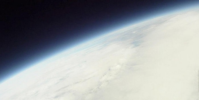 Запуск iPhone 5S в небо при помощи воздушных шаров