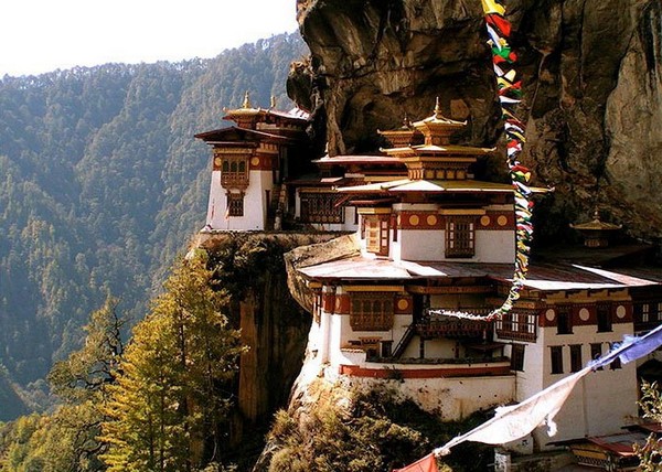 Монастырь Таксанг в Бутане. Источник фото: xurma.ru