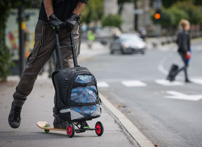 OLAF Scooter – рюкзак со скейтбордом и самокатом
