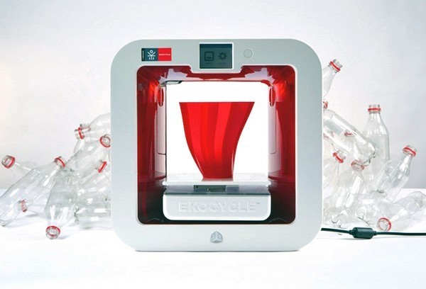 Ekocycle Cube – трехмерный принтер на пластиковых бутылках