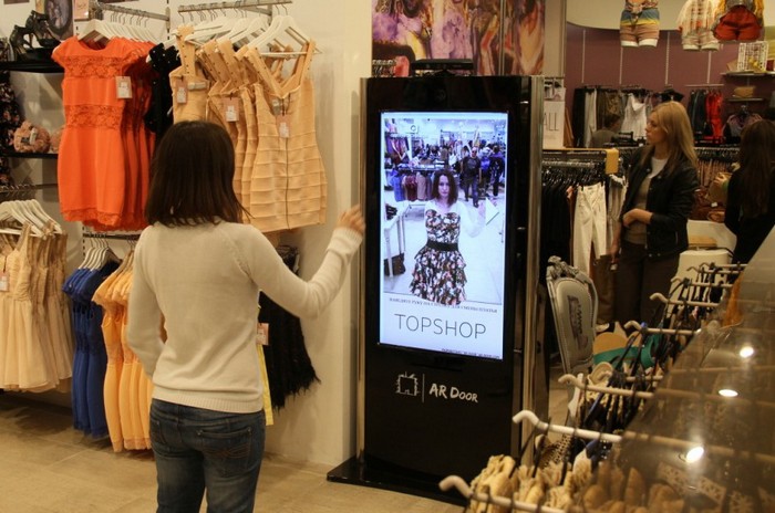 TopShop Kinect – электронная примерочная одежды