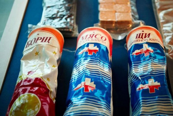 Тюбики с первой советской космической едой. Источник фото: liveinternet.ru
